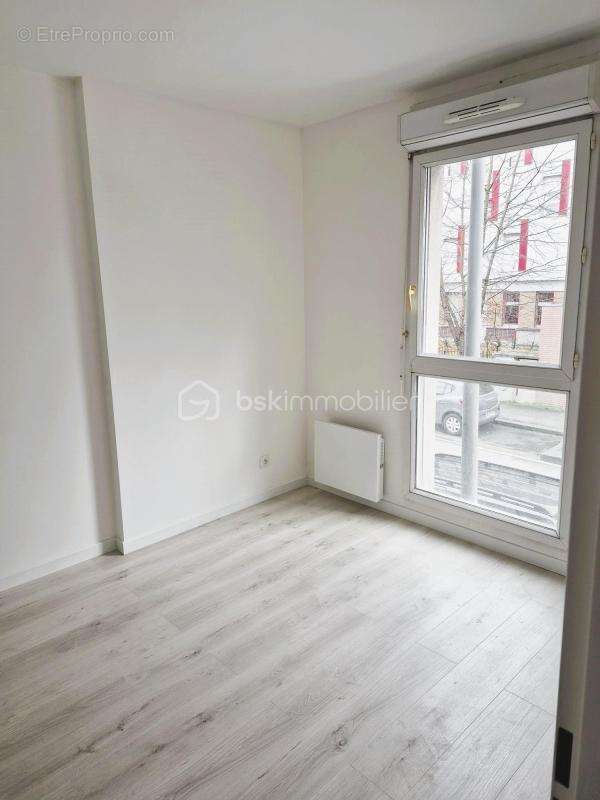 Coup de coeur ! 2 pièces rénové avec balcon, parking et dpe c – résidence villa des poètes - photo 11