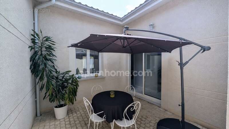 Maison familiale 127m² - 4 chambres - Terrain 1200m² - Piscine - photo 7