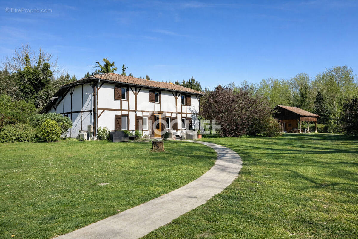 Maison à RION-DES-LANDES