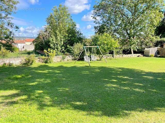 Terrain à MEZIERES-SUR-SEINE