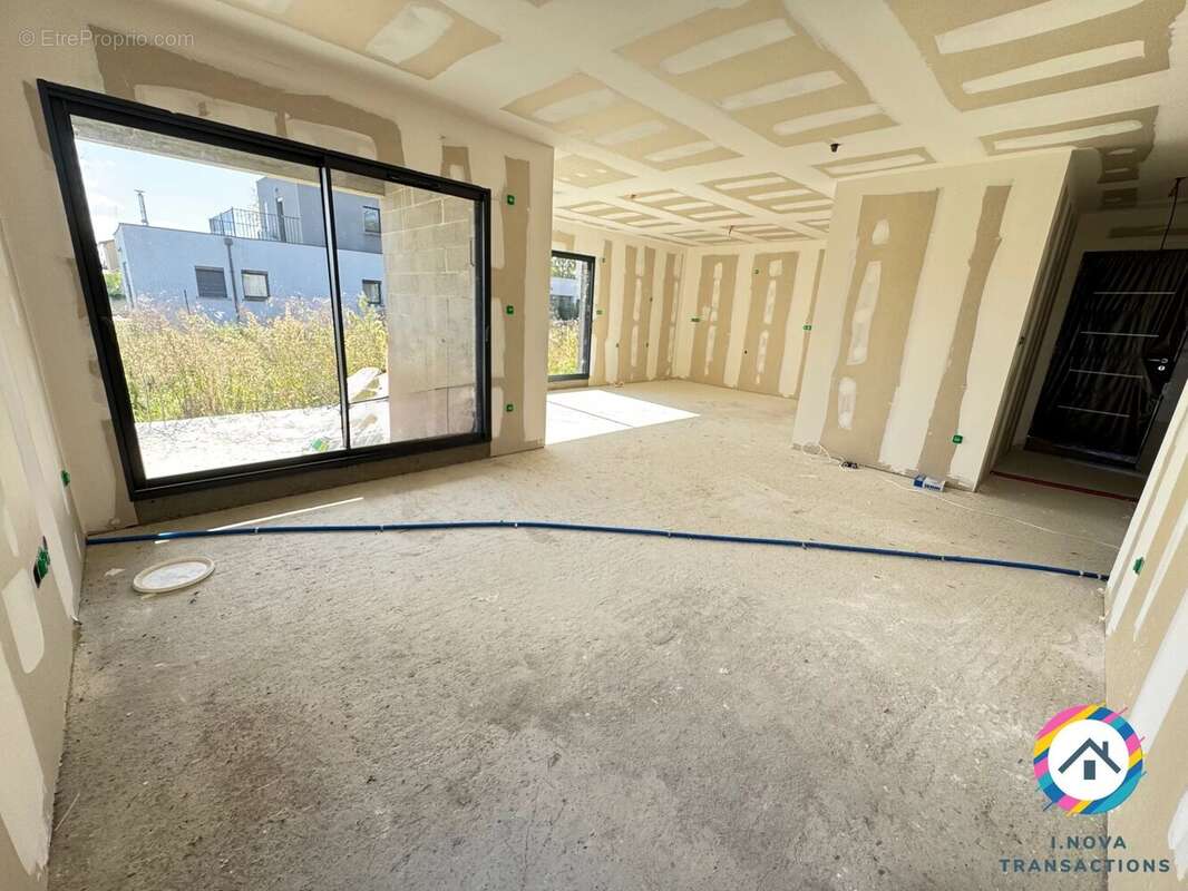 Maison à SAINT-GEORGES-DE-RENEINS