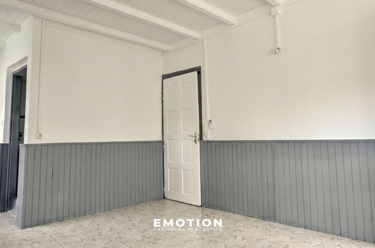 Maison à CAPESTERRE-BELLE-EAU