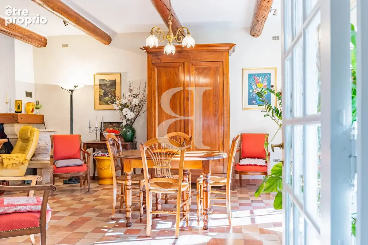 Maison 6 pièces 165 m² à vendre à Saint-Etienne-Du-Gres (13103) - photo 8