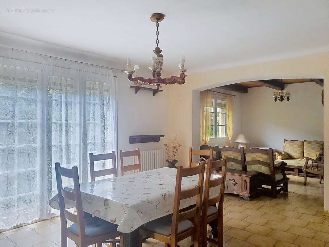 Maison à SAINT-GENIES-DE-VARENSAL