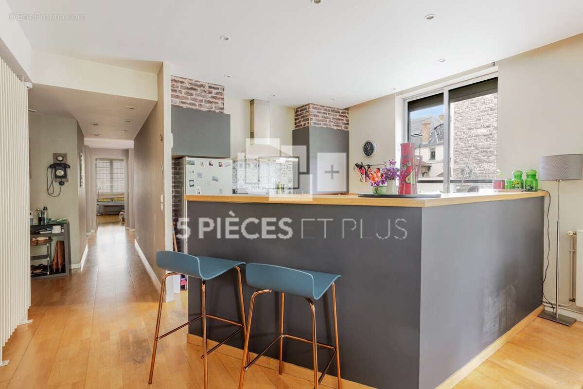 Appartement à NEUILLY-SUR-SEINE