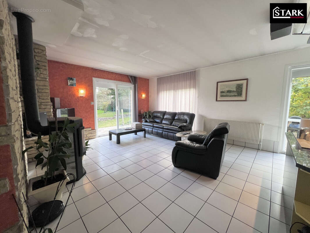 Maison à CHALONVILLARS