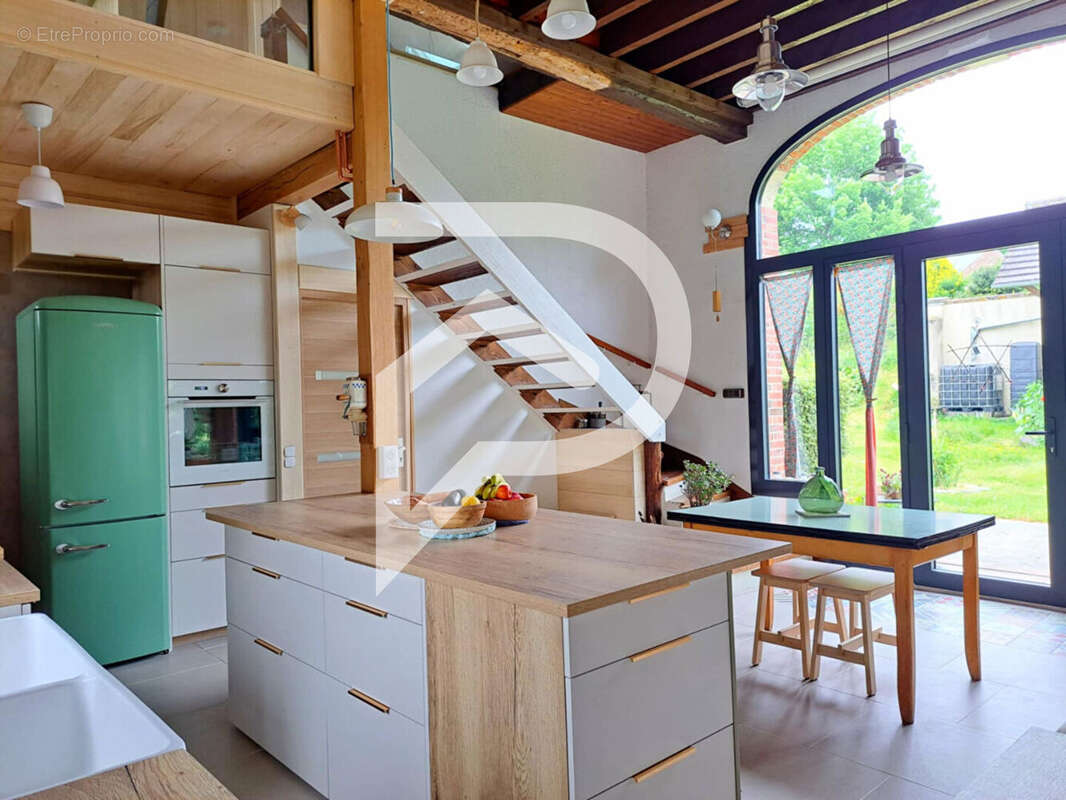 Maison à MILLY-SUR-THERAIN