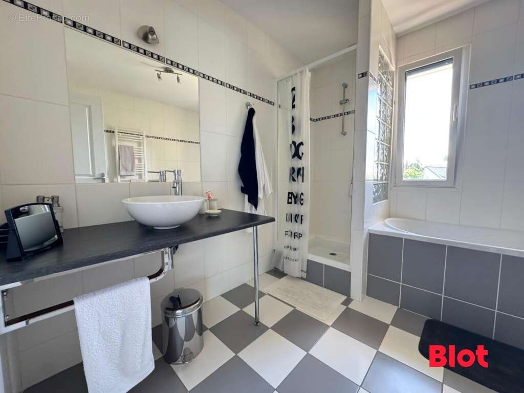 Maison 170 m² à Guichen  - photo 9