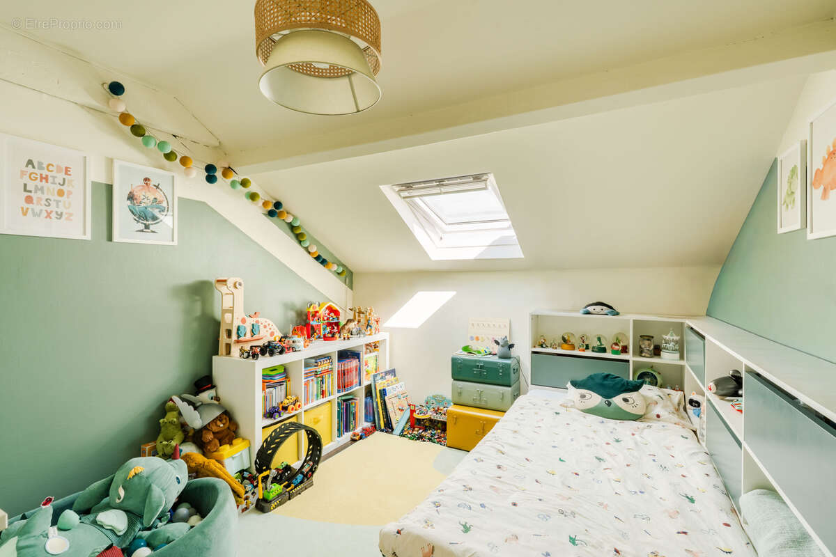 Appartement à LA GARENNE-COLOMBES