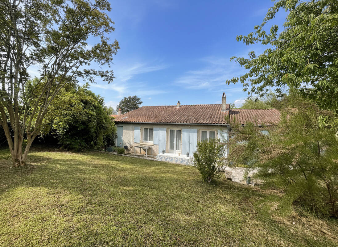 Maison à SAINT-YRIEIX-SUR-CHARENTE