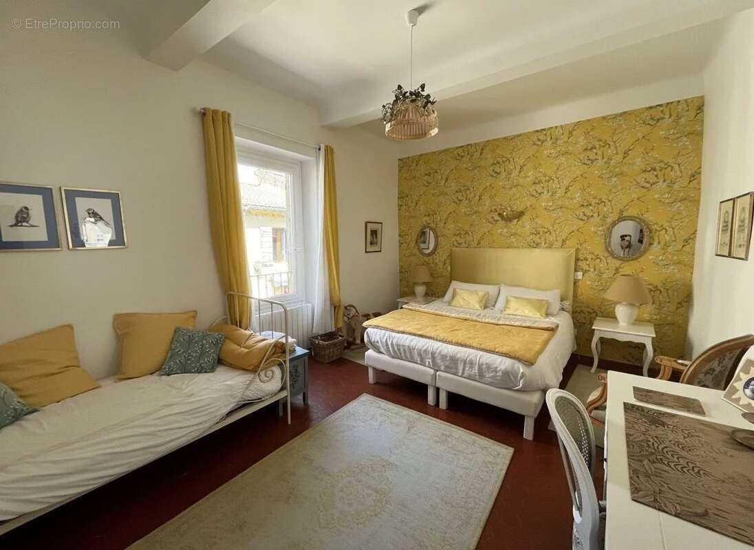Maison à LA ROQUE-D'ANTHERON