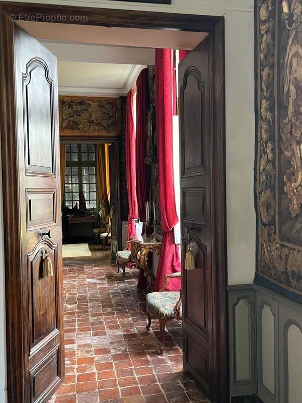 ELEGANT CHATEAU XVIIIs, sans travaux, sur 1 hectare clos de murs, jardin paysagé, chapelle, orangerie, dépendances, pour famille - photo 60