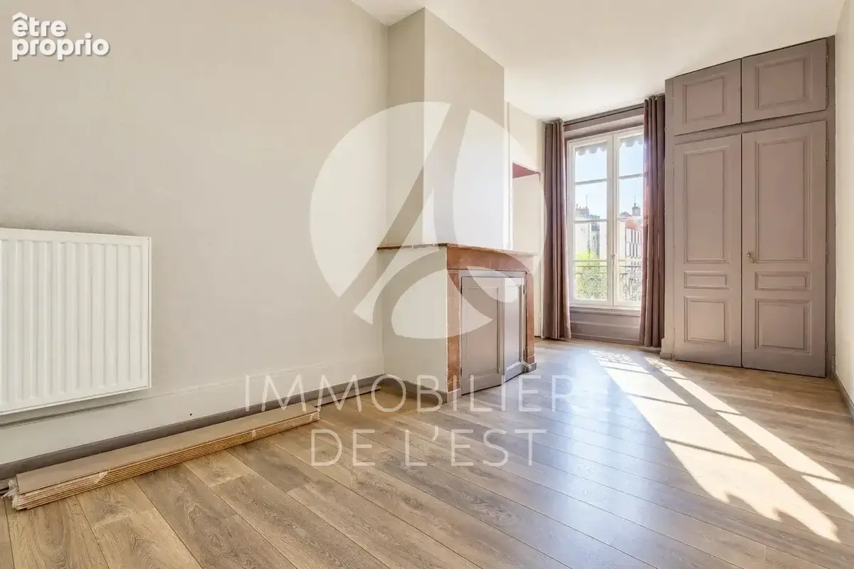 T4 - LYON 7 - 85 m² - photo 4