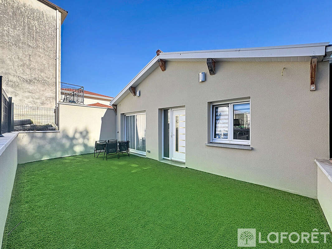 Maison à VAULX-MILIEU