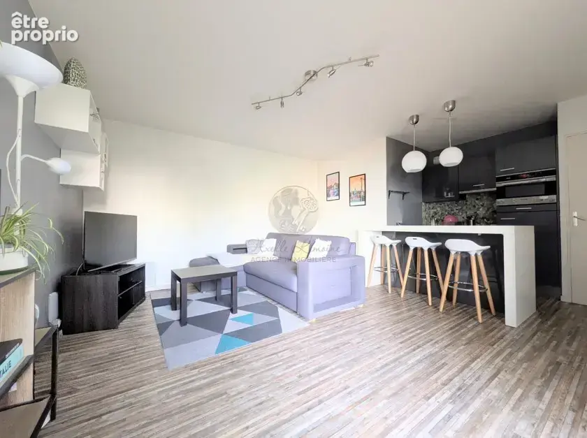 Lyon 7ᵉ   Appartement T2 avec balcon, parking et piscine au sein d’une résidence recherchée - photo 4