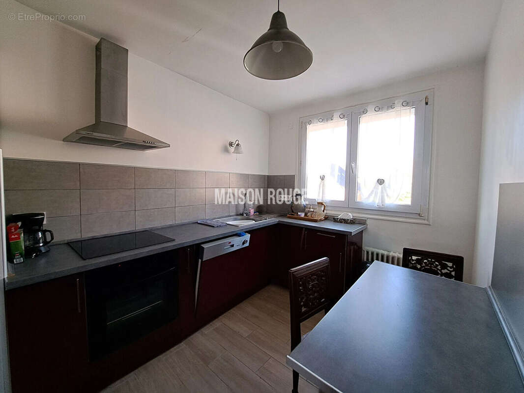 PAIMPOL CENTRE - Ensemble Immobilier!    Idéal inverstisseurs, 1 commerce et 2 Appartements ! - photo 3