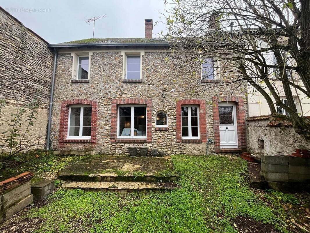 Maison à AUNEAU