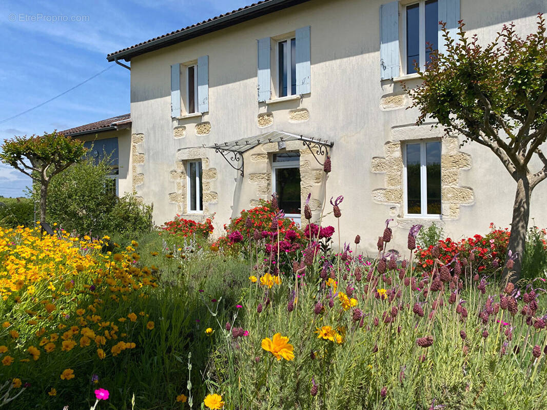 Maison à GENSAC