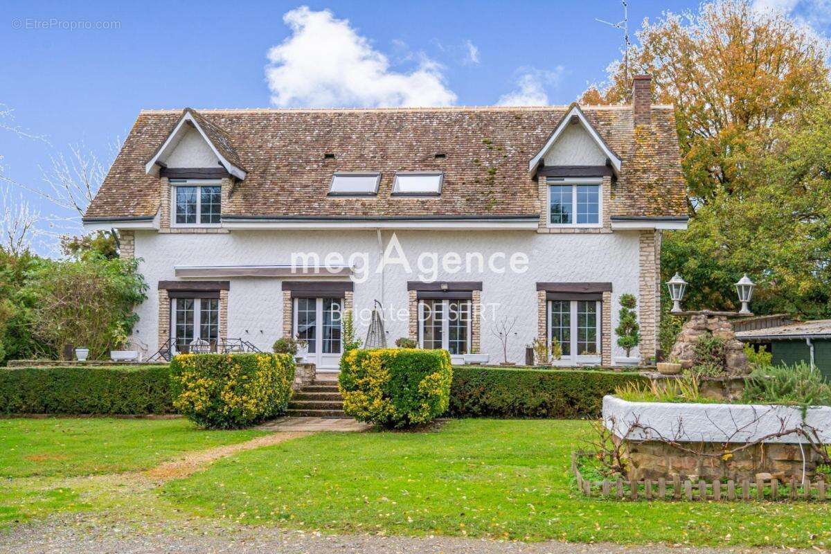 Maison à TORCE-EN-VALLEE