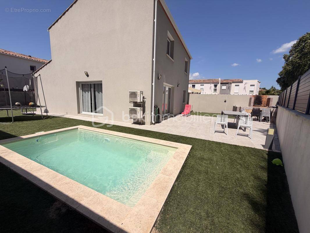 Maison à POUSSAN