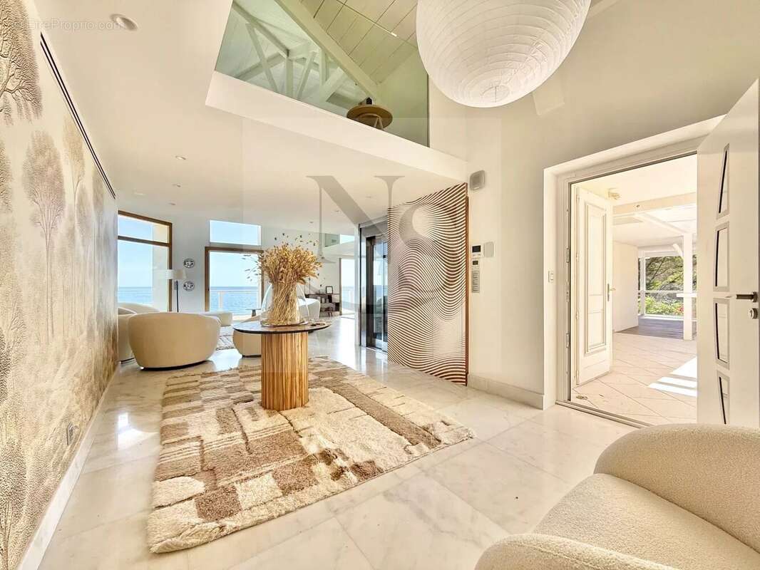 Maison à THEOULE-SUR-MER