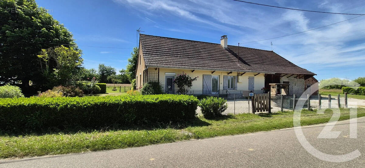 Maison à BRANGES