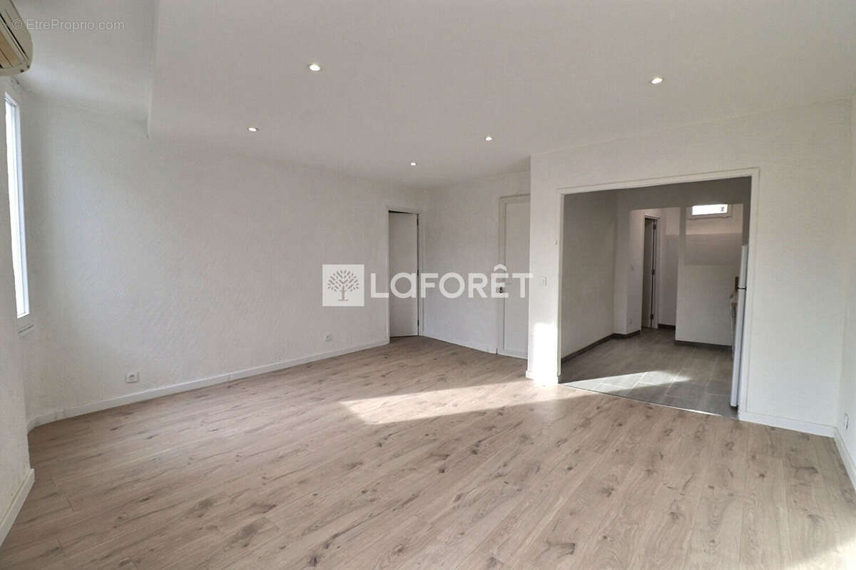 Appartement à CUERS