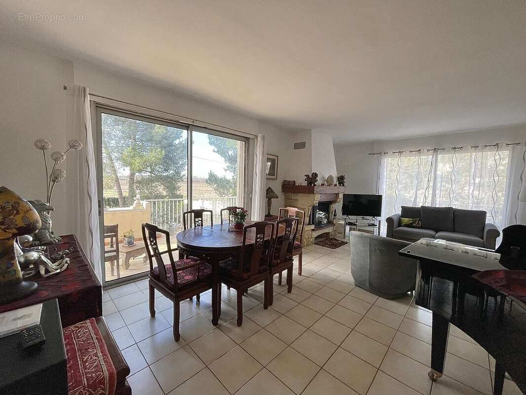 Maison à VILLENEUVE-LES-BEZIERS