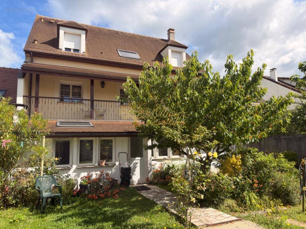 Maison à PONTAULT-COMBAULT