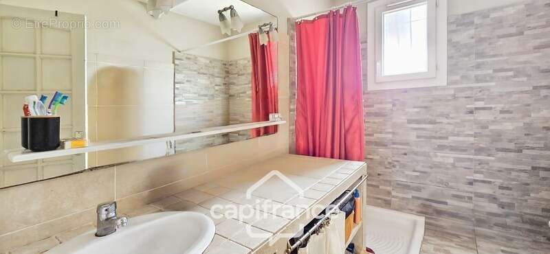 Maison à SOLLIES-VILLE