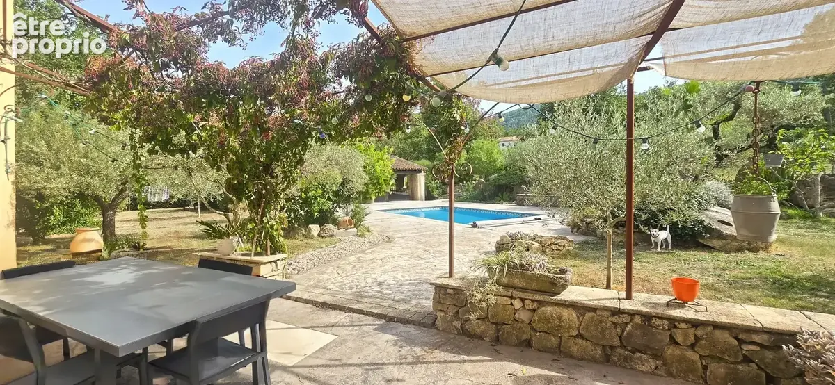 Maison à SOLLIES-TOUCAS