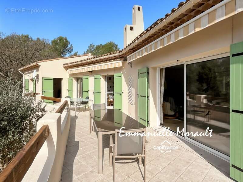 Maison à BAGNOLS-EN-FORET