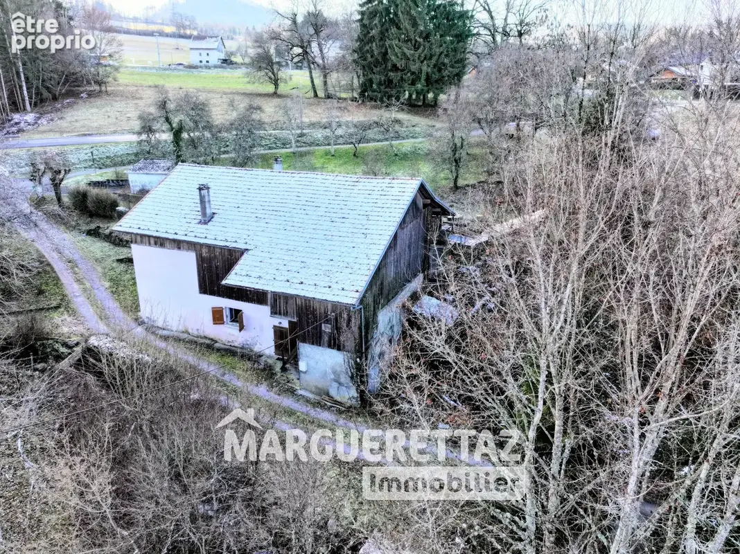 Ancienne bâtisse à rénover sur 4884m² de terrain (Zone N) - photo 5