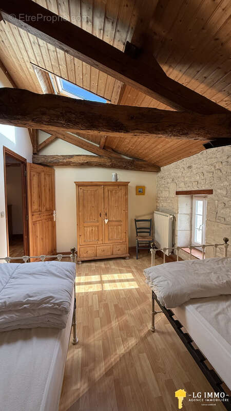 Maison à MORTAGNE-SUR-GIRONDE