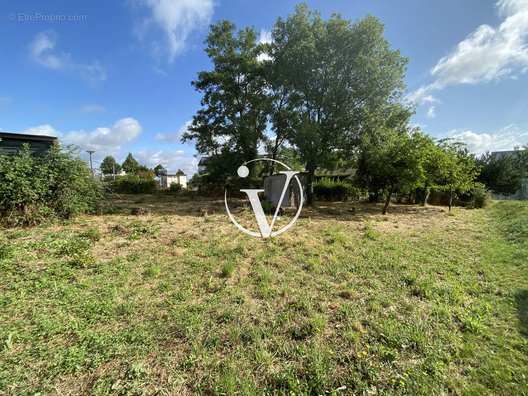 Terrain 702 m² à Vendome  - photo 3