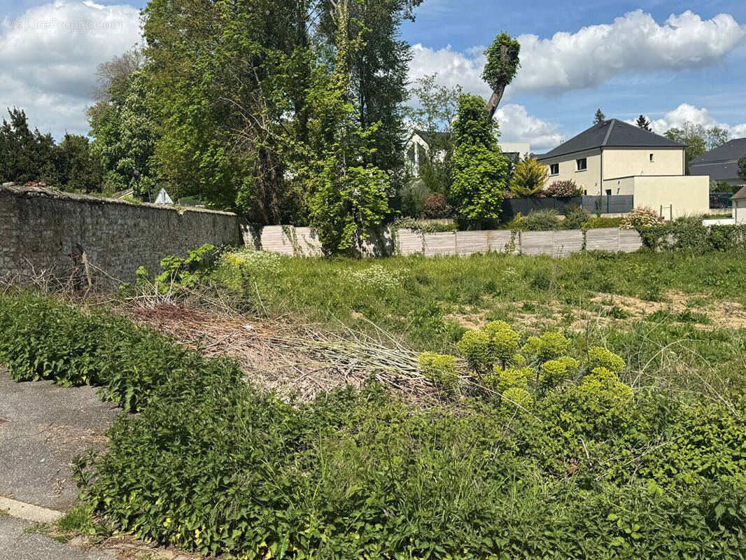 Terrain à CRESPIERES