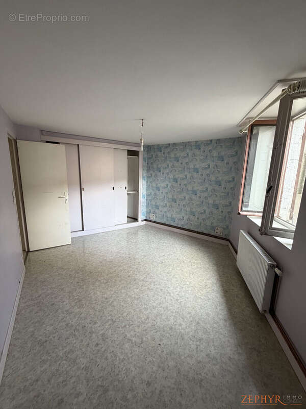 Appartement à L'ARBRESLE