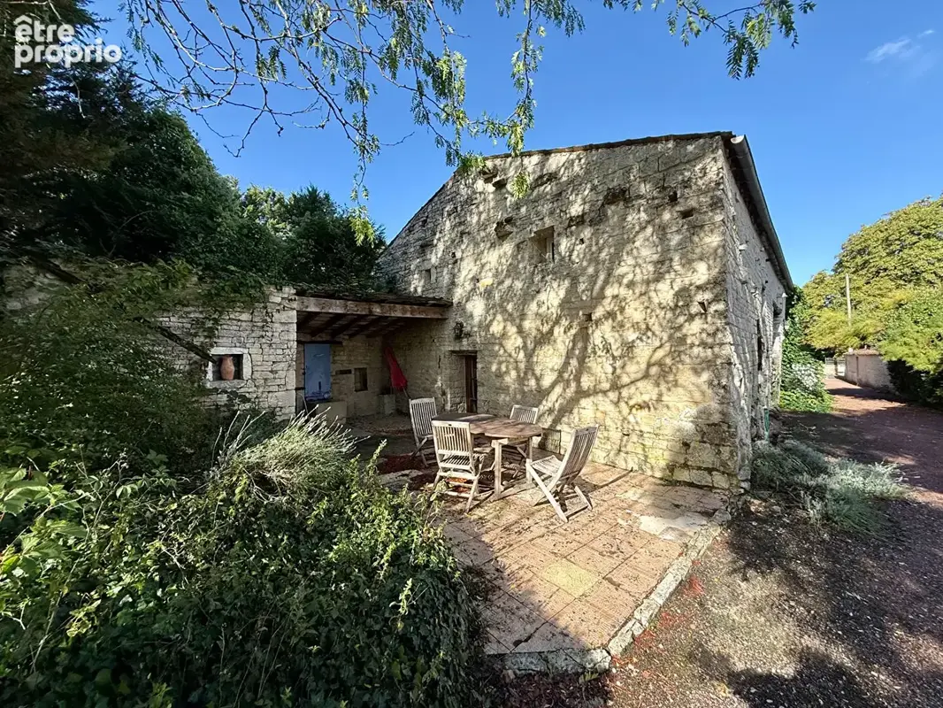 Élégant manoir charentais avec gîtes, piscine chauffée et vaste terrain - photo 18