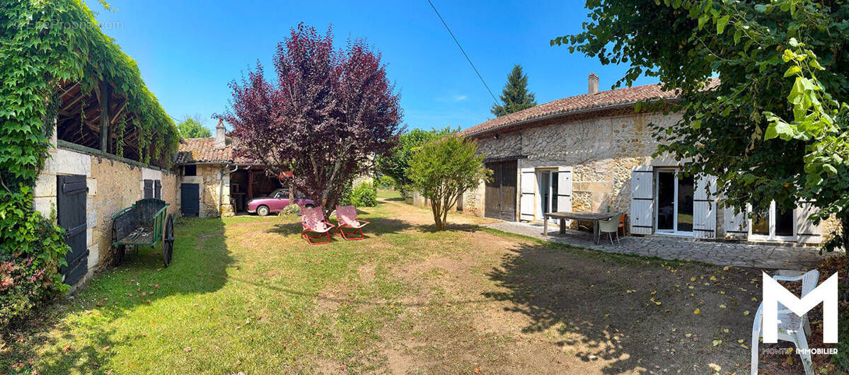 Maison à ANTONNE-ET-TRIGONANT