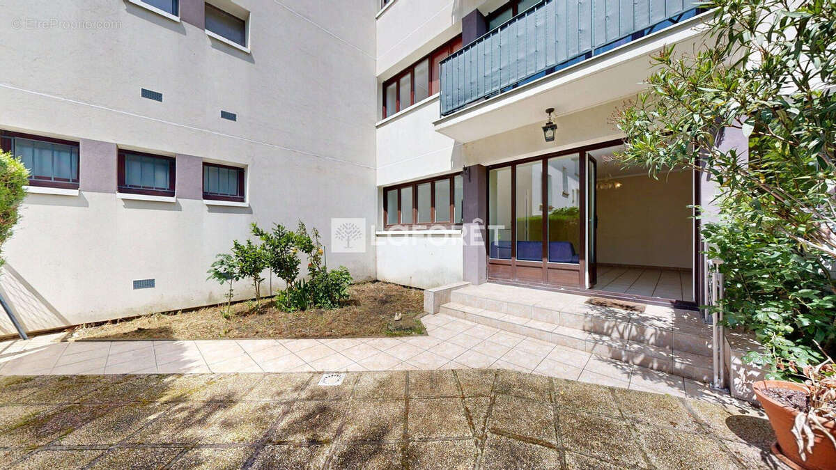 Appartement à NANTERRE