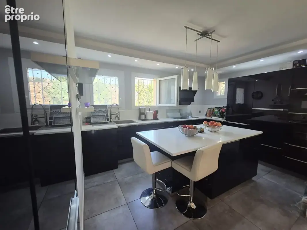 Maison Roquebrune Sur Argens 137m² piscine et sous sol - photo 5