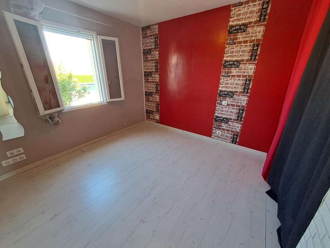 Maison 115 m² à Petosse  - photo 8