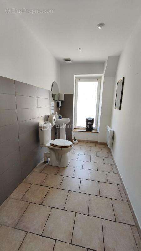 Local commercial avec licence iv - photo 8