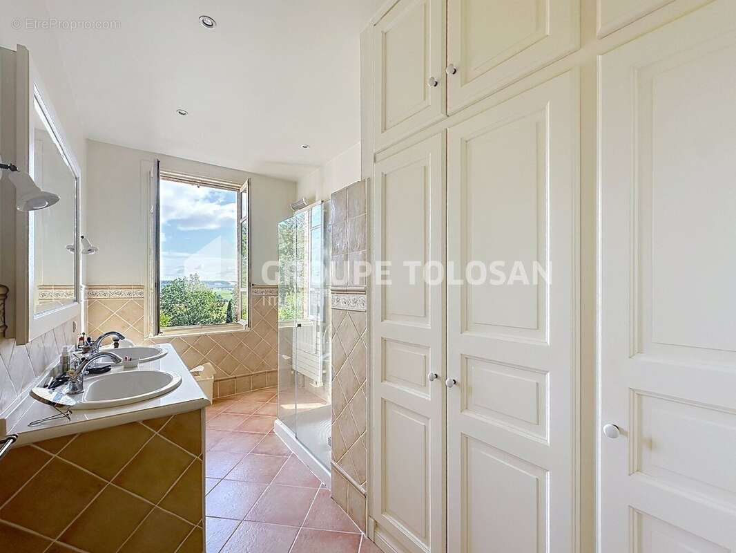 Maison à SAINTE-FOY-D&#039;AIGREFEUILLE