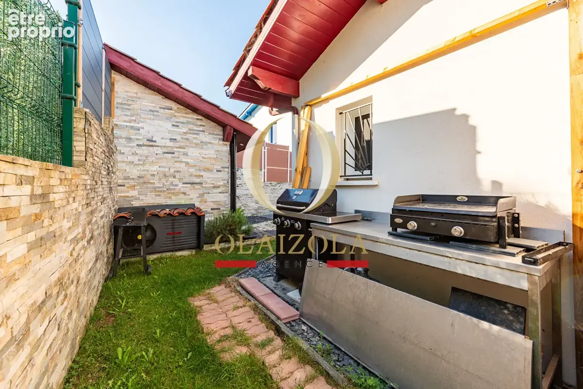 URRUGNE - Maison contemporaine de plain-pied avec piscine, entre océan et Corniche - photo 14