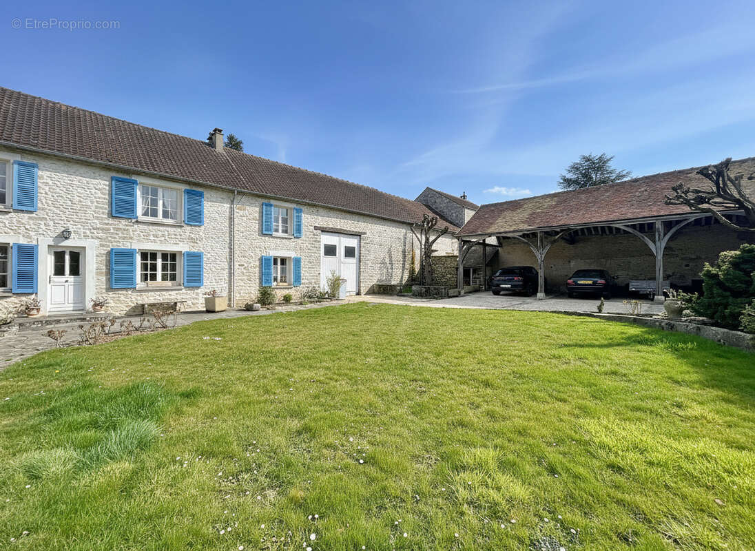 Maison à MILLY-LA-FORET