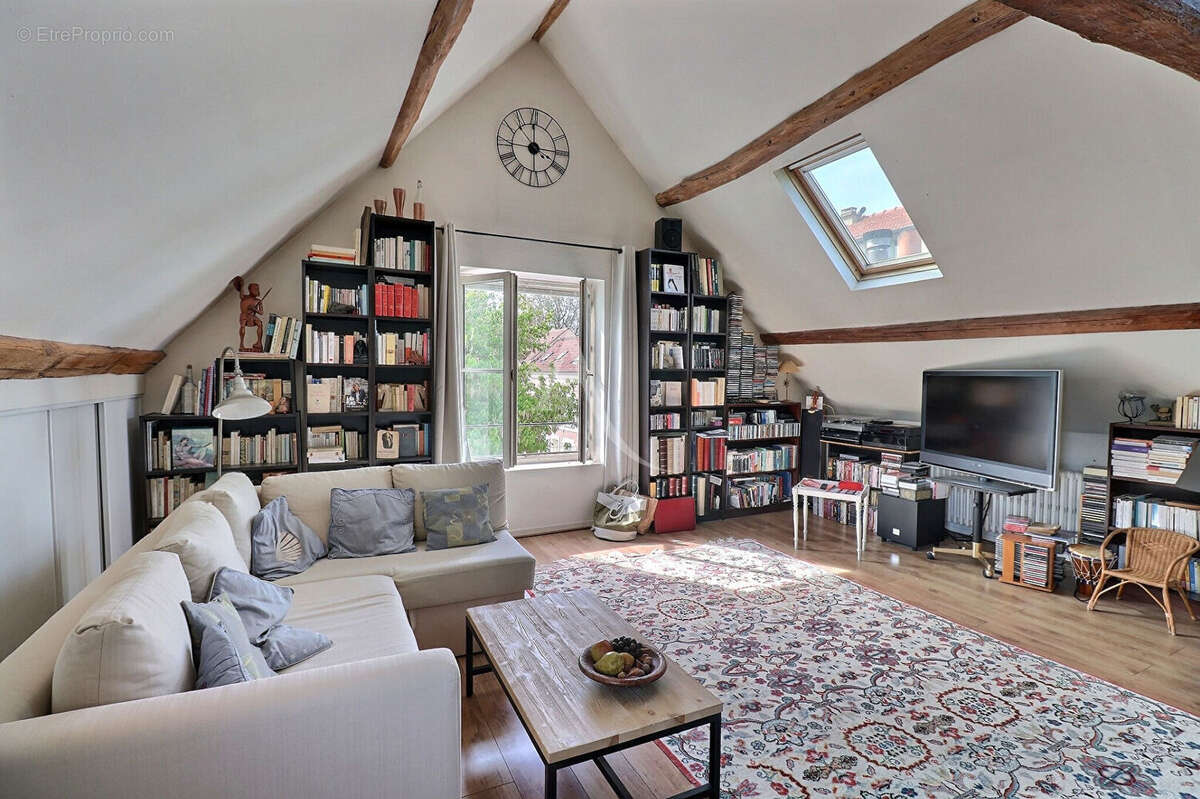 Maison à LE MESNIL-LE-ROI