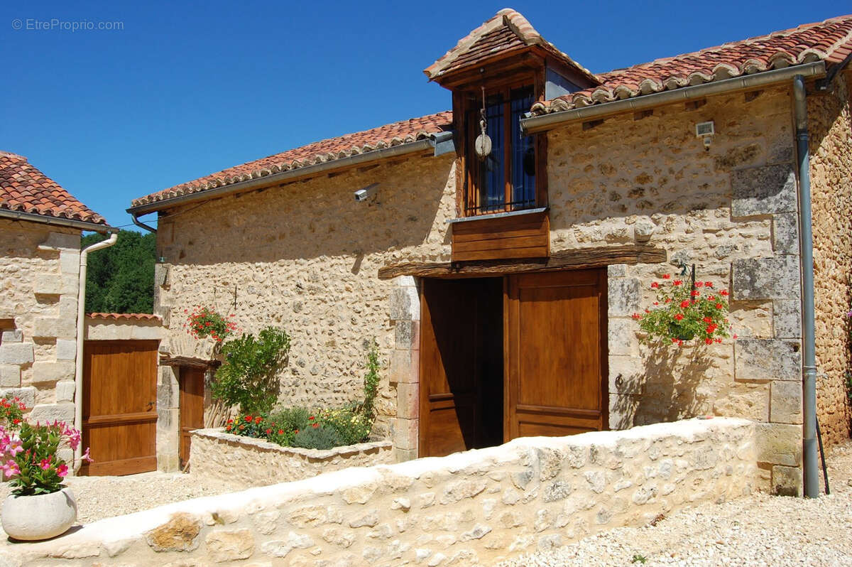 Maison à MILHAC-D'AUBEROCHE