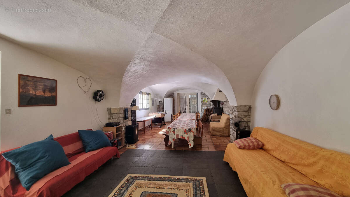 Maison à VILLENEUVE-DE-BERG