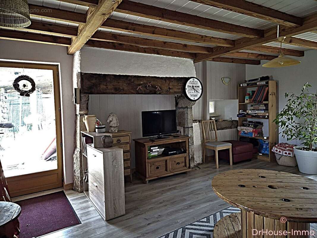 Maison à CUNLHAT